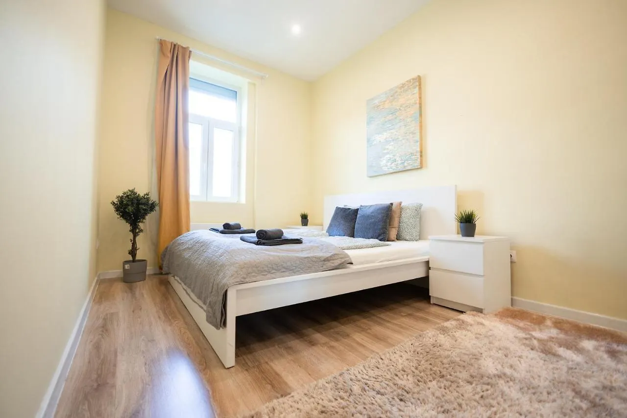 Luxury Central Home next to the New York Café Budapest Appartamento
